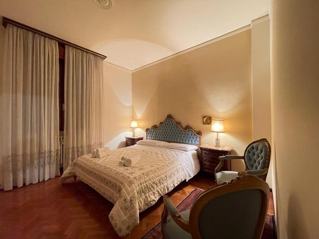 Royal Suite - Near Station & City Center Módena Exterior foto